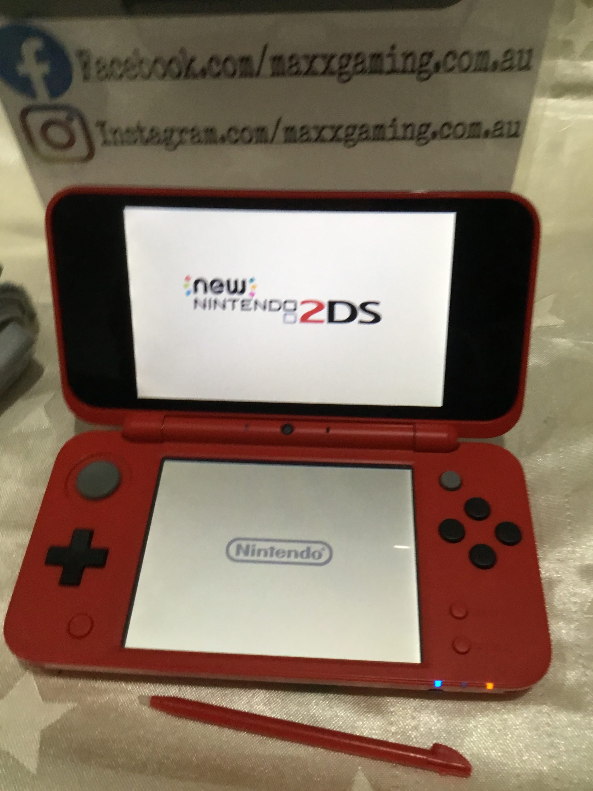 New Nintendo 2ds Xl Pokeball Edition Console Retro Video Games Store Melbourne Australia 4597